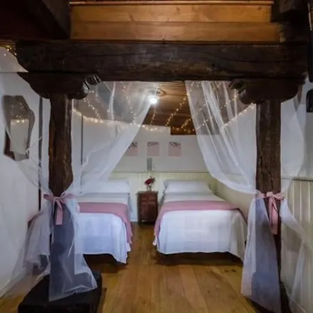 펜션 La Quintana De Marta El Collado de Llames